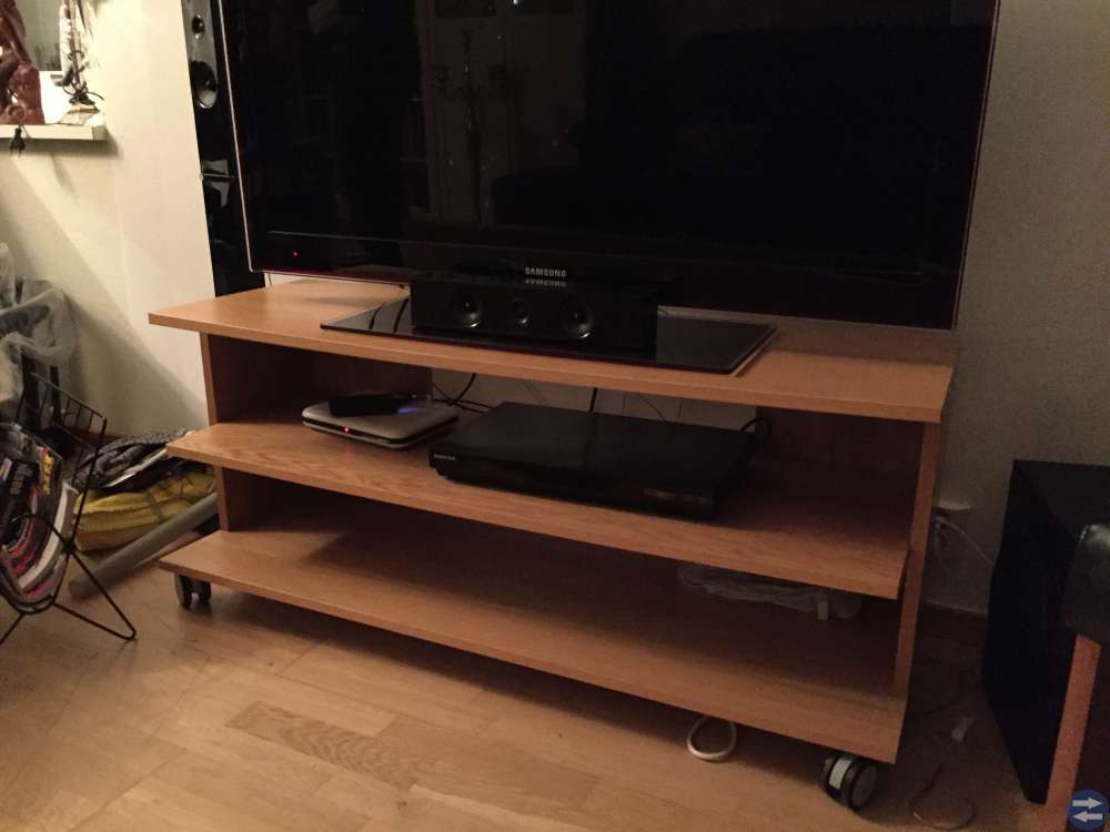 Tv-bänk