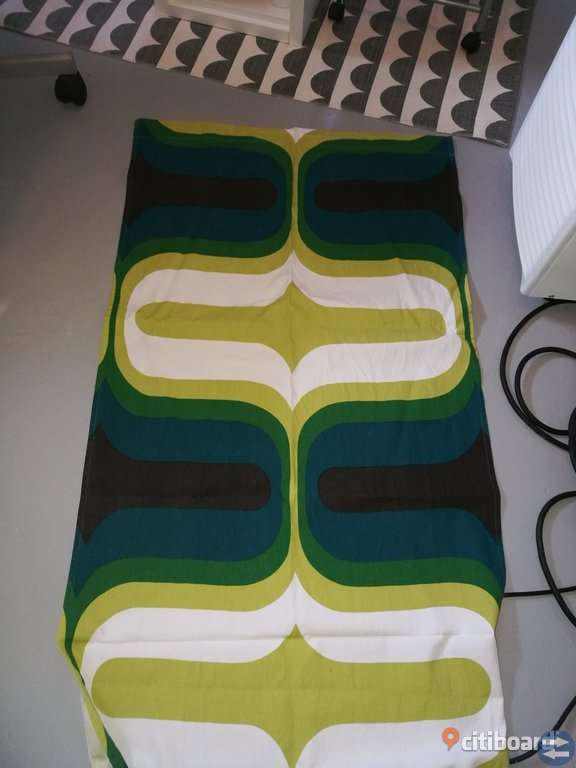 2 st längder gardiner retro mönster
