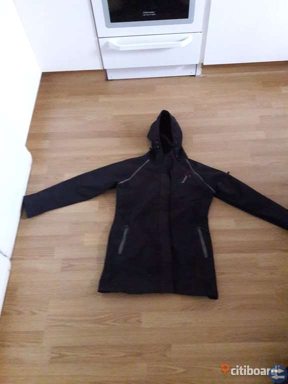 Mycket fin jacka säljes.