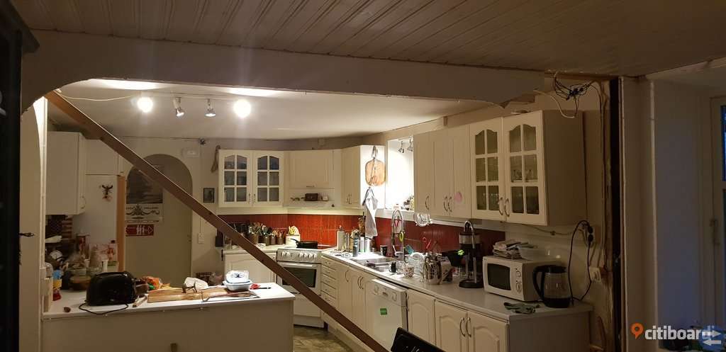 Demonterad köksinredning finns för omg. avhämtning