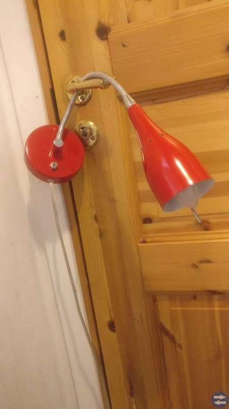 Böjbar sänglampa i plåt