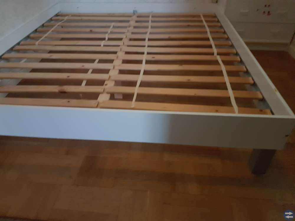 Sängram och madrasser