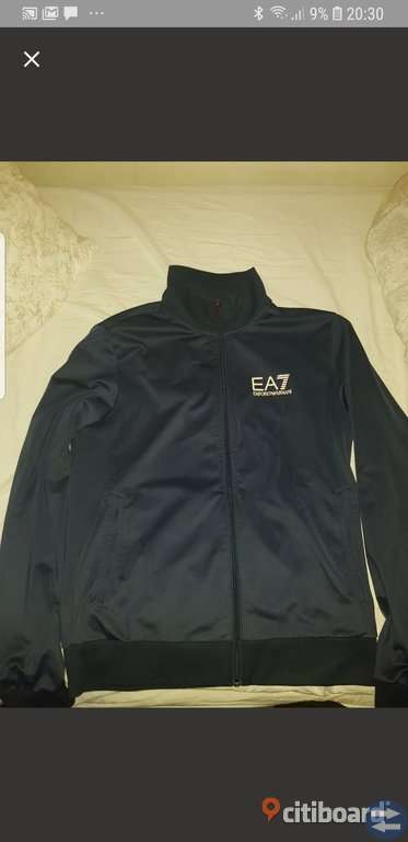 EA7 tracksuit jacka