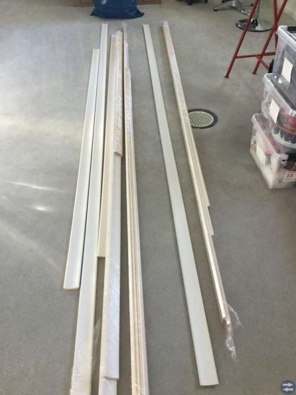 Hålkälslist. 70 x 15mm ca:60meter vitmålad.