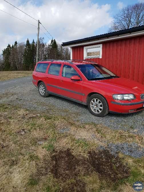 Volvo v70 2.4 säljes i delar