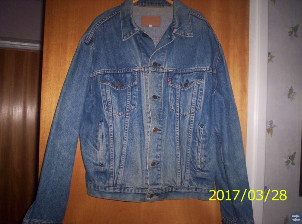 Levis