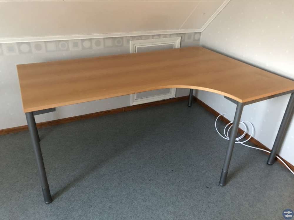 Kinnarps dataskrivbord / hörnskrivbord