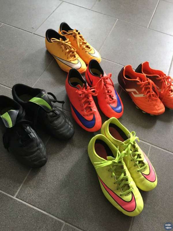 Fotbollsskor