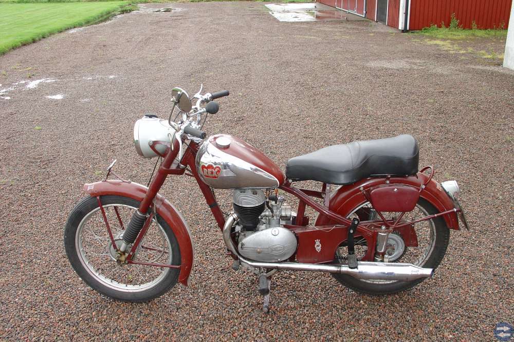 Söker REX motorcykel 200 cc