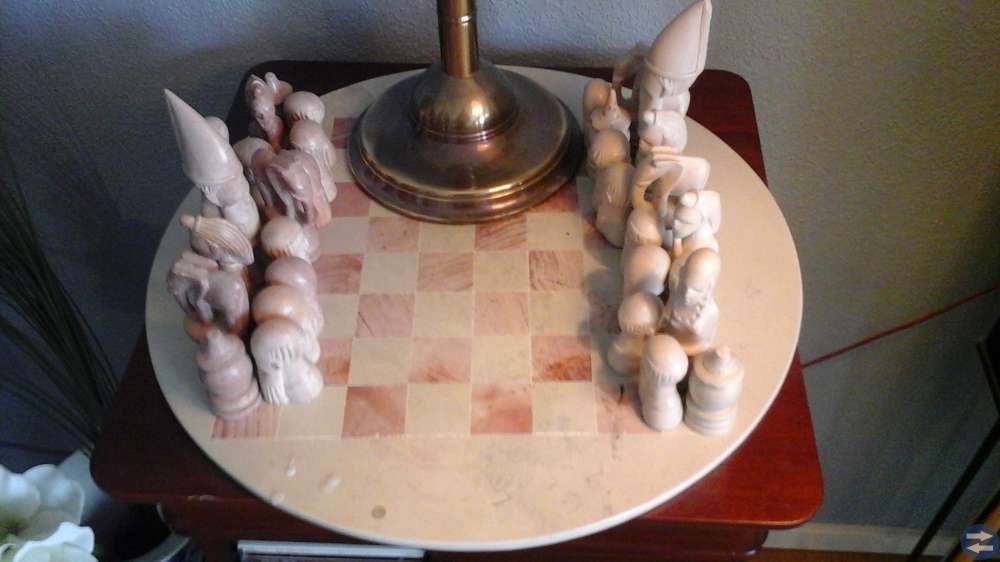 Schackspel i sandsten