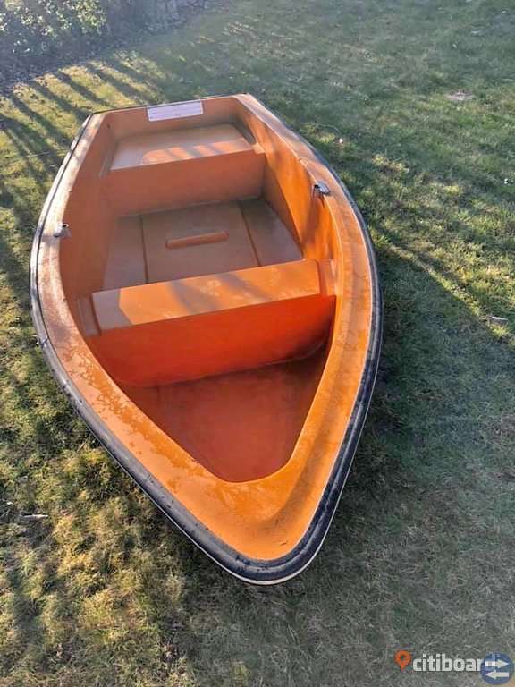 Båt uttern 275