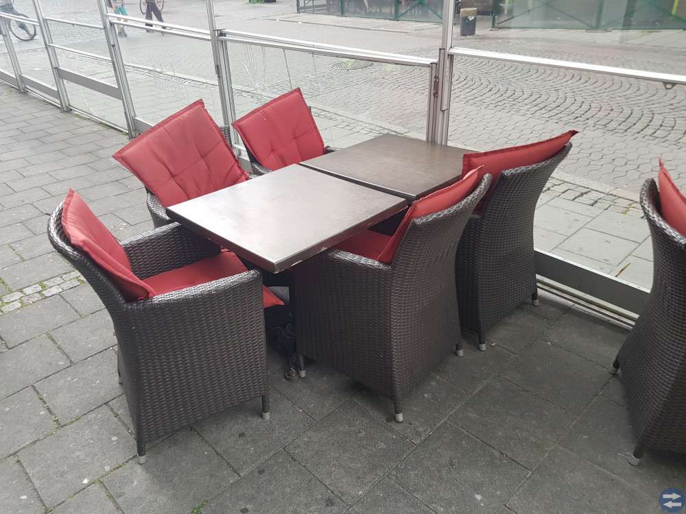 Utomhusfåtöljer konstrotting