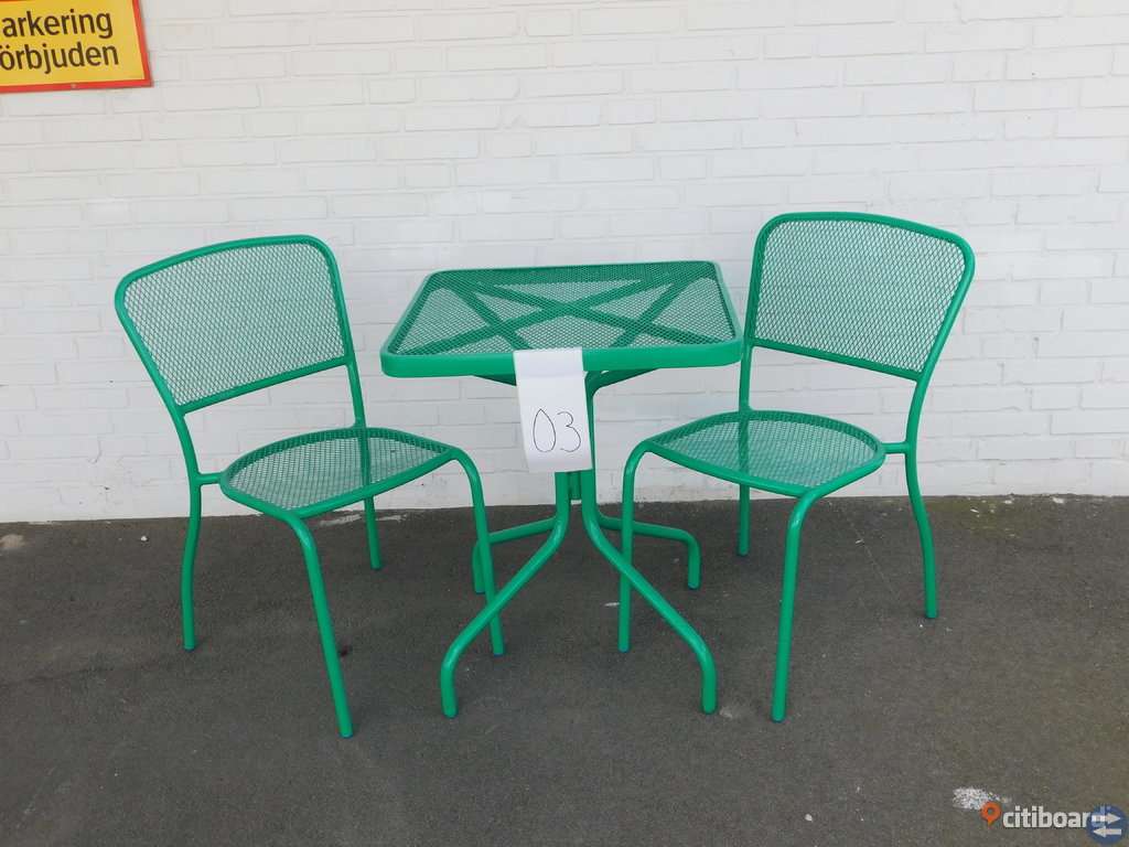 Grönt fint set med bord och 2 st stolar