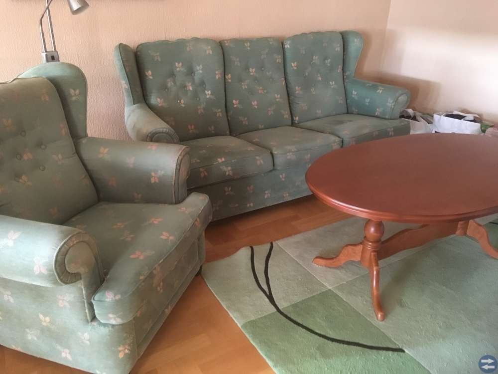 Soffa, fåtölj och soffbord