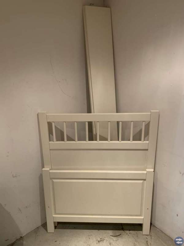 Hemnes säng