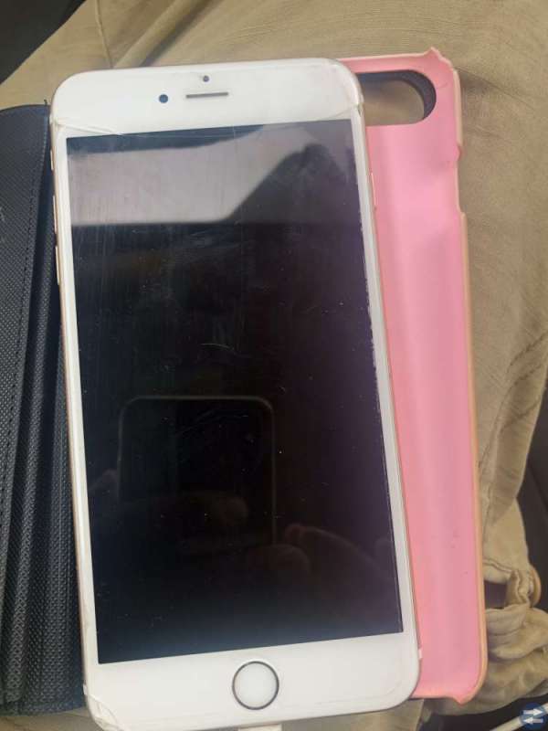 Iphone 6s pluss med sprickor. Fullt fungerande
