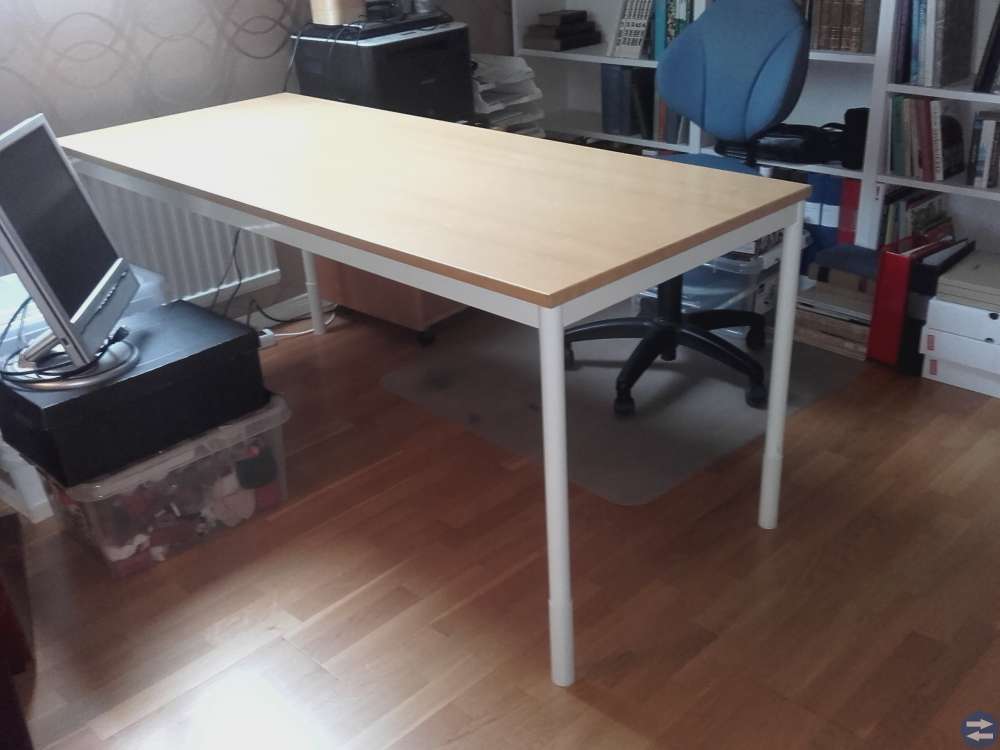 Skrivbord och hurts