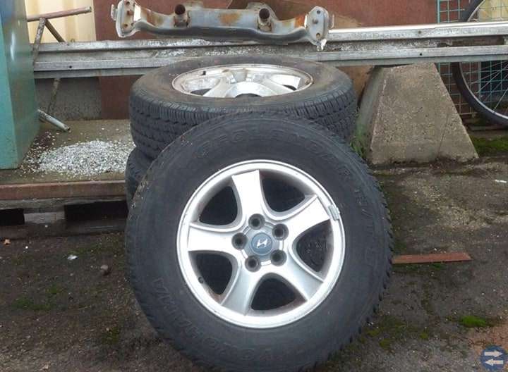 Aluminiumfälgar m däck Hyundai Santa Fe