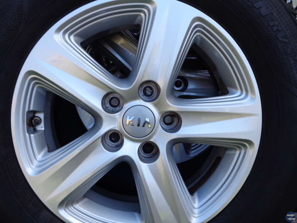 Dubbdäck med fälgar till Kia Sportage 1,7