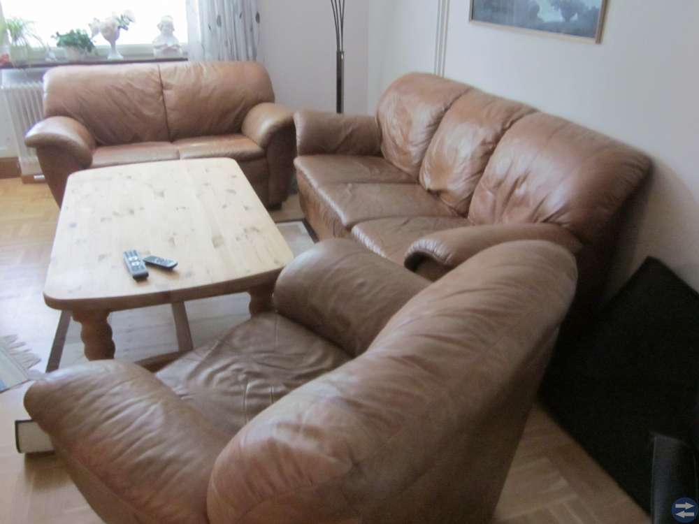 Skinnsoffa grupp 3-2-1+fotpall