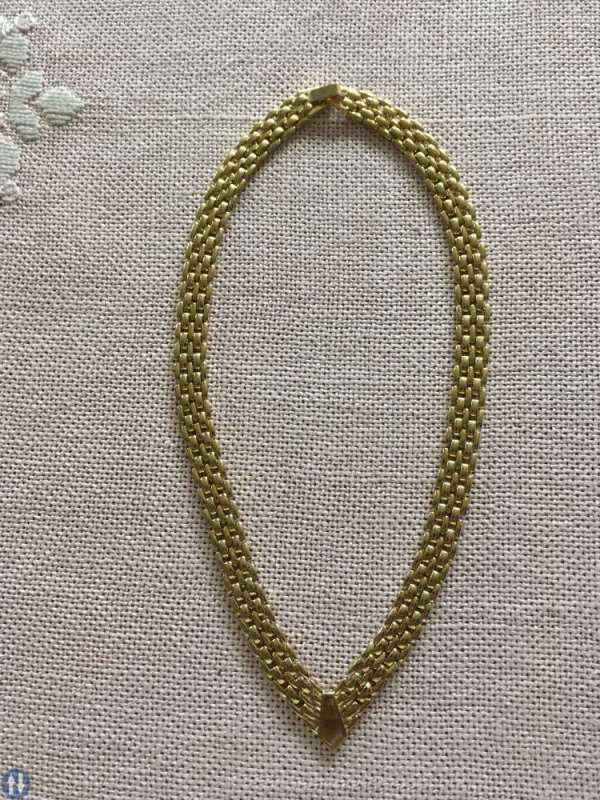 Halsband