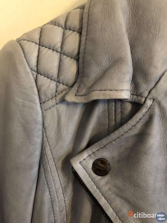 Skinnjacka från Esprit storlek 36 Boråstorget.se Skinnjacka från Esprit storlek 36 Boråstorget.se