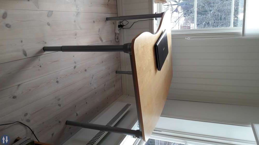 Skrivbord/arbetsbord