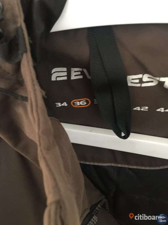 Mycket varm Everest dun jacka strl 36 Stockholmtorget.se Annonsera gratis på Stockholms bästa och största köp & sälj marknad Mycket varm Everest dun jacka strl 36 Stockholmtorget.se Annonsera gratis på Stockholms bästa och största köp & sälj marknad
