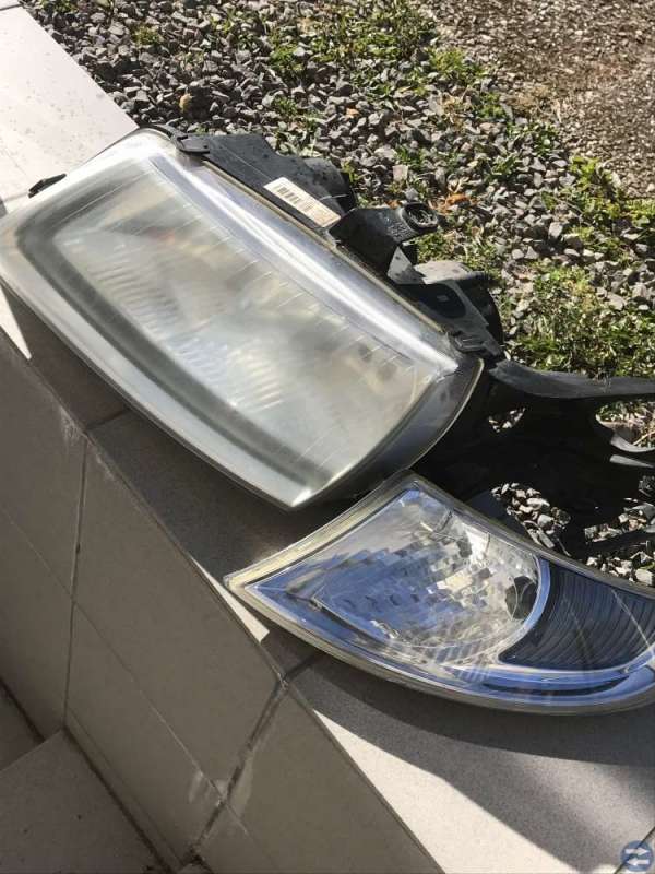 Byta Strålkastare Saab 9 5 2004
