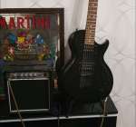 Elgitarr o Förstärkare och ställ. 