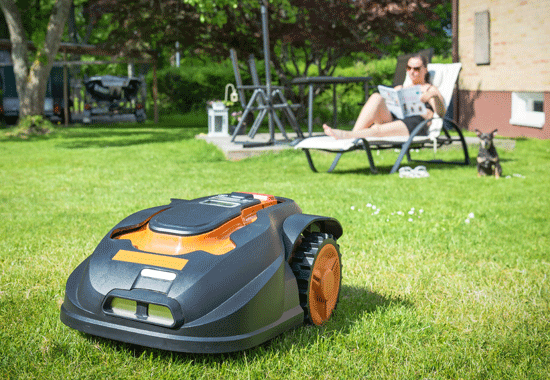 Robotgräsklippare i Falkenberg | Handins Skog & Trädgård